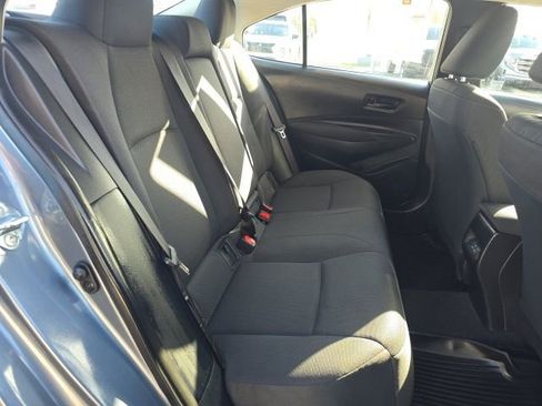Used 2025 Toyota Corolla LE image 39