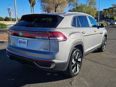 Used 2024 Volkswagen Atlas Cross Sport SE AWD/4WD image 6