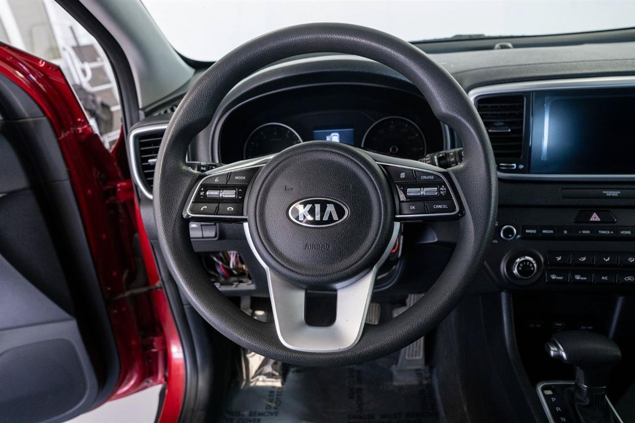 Used 2020 Kia Sportage LX AWD/4WD image 15
