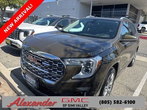 Used 2023 GMC Terrain Denali AWD/4WD image 1