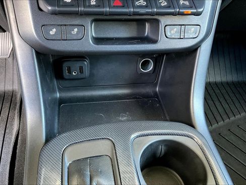 Used 2020 Chevrolet Colorado Z71 AWD/4WD image 16