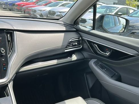 Certified 2025 Subaru Outback Onyx Edition AWD/4WD image 25
