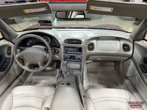 Used 2003 Chevrolet Corvette Convertible w/ Preferred Equipment Group1 image 12