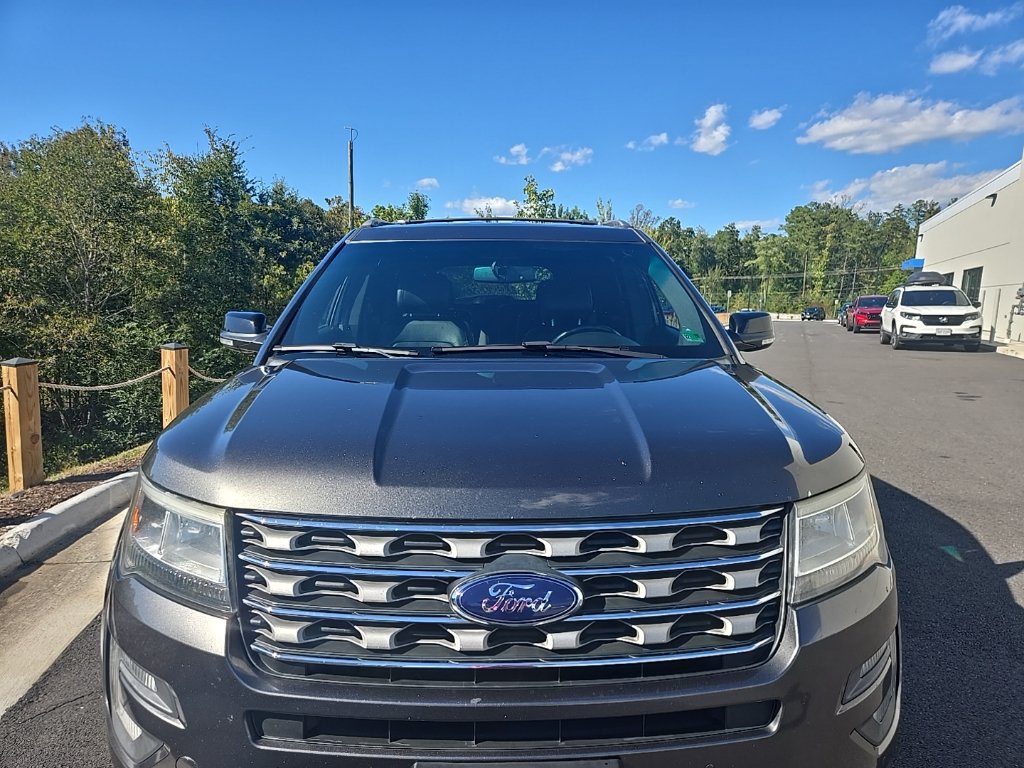Used 2016 Ford Explorer XLT w/ Equipment Group 202A AWD/4WD image 2