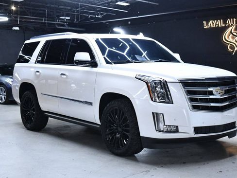 Used 2016 Cadillac Escalade Premium AWD/4WD image 2