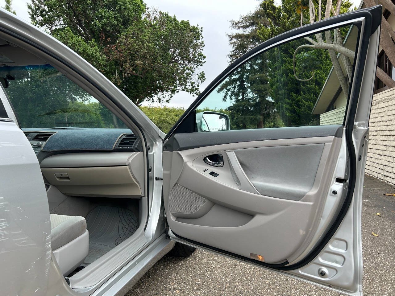 Used 2008 Toyota Camry LE FWD image 28