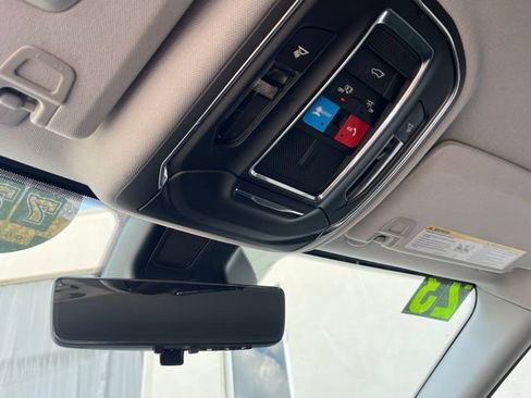 Used 2023 Jeep Grand Cherokee L Limited w/ Luxury Tech Group II AWD/4WD image 17