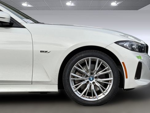 Certified 2023 BMW 330e 330e w/ Premium Package image 34