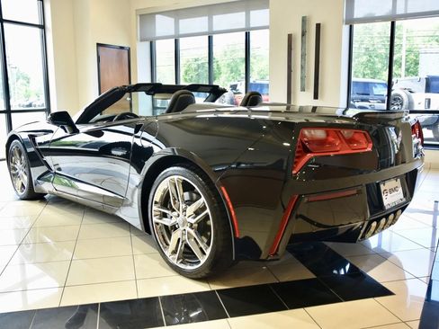 Used 2018 Chevrolet Corvette Stingray Convertible w/ 3LT Preferred Equipment Group RWD image 8