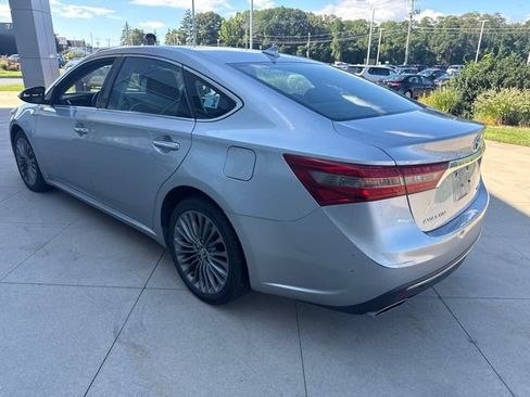Used 2016 Toyota Avalon Limited w/ Toyota Safety Sense Package FWD image 5