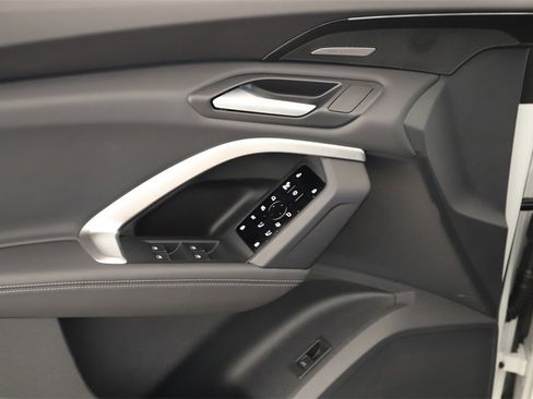 Certified 2025 Audi Q5 Prestige w/ 20" Wheel Package image 23