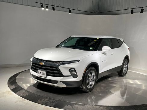 Used 2025 Chevrolet Blazer LT AWD/4WD image 8