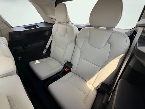 Used 2018 Volvo XC90 T5 Momentum w/ Convenience Package AWD/4WD image 20