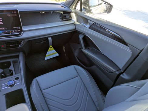 New 2026 Volkswagen Tiguan SE R-Line image 18