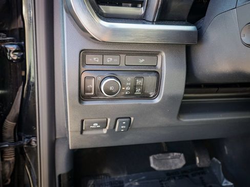 Used 2024 Ford F250 Lariat AWD/4WD image 21