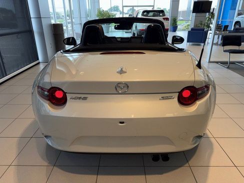Used 2019 MAZDA MX-5 Miata Grand Touring RWD image 4