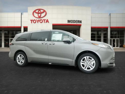 New 2026 Toyota Sienna Limited image 27
