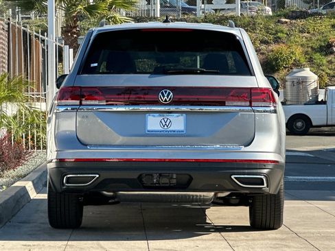 New 2026 Volkswagen Atlas SE FWD image 6