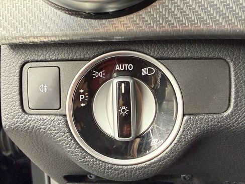 Used 2015 Mercedes-Benz GLK 350 2WD image 26