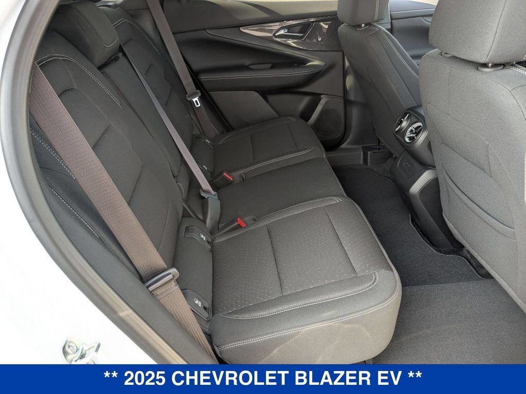 New 2025 Chevrolet Blazer EV LT AWD/4WD image 28