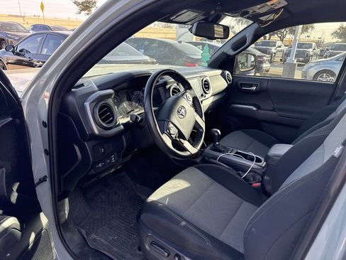 Used 2023 Toyota Tacoma TRD Off-Road image 7