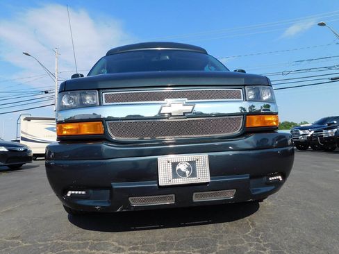 Used 2018 Chevrolet Express 2500 w/ Enhanced Convenience Package RWD image 55