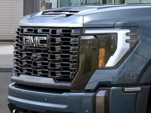 New 2026 GMC Sierra 3500 Denali Ultimate AWD/4WD image 13