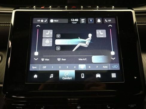 Used 2024 Jeep Grand Cherokee Altitude AWD/4WD image 15