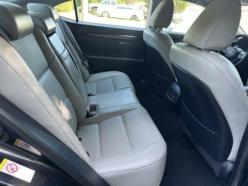 Used 2018 Lexus ES 350 w/ Navigation System Package FWD image 16