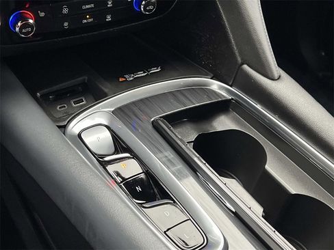 Certified 2023 Buick Enclave Essence image 22