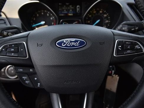 Used 2018 Ford Escape SEL w/ Ford Safe & Smart Package FWD image 18