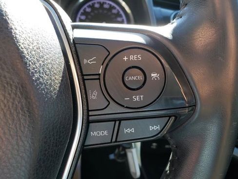 Used 2018 Toyota Camry SE image 19