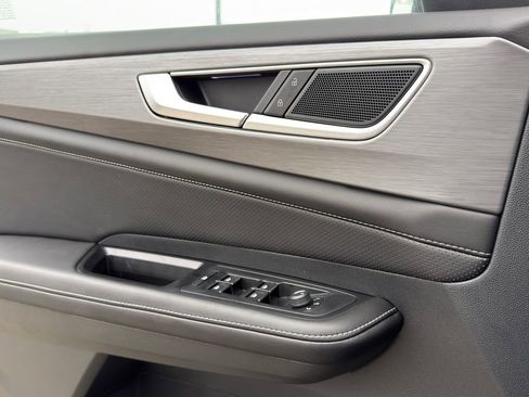 New 2026 Volkswagen Atlas Cross Sport SE FWD image 20