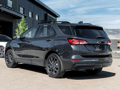 Used 2022 Chevrolet Equinox RS w/ Infotainment Package AWD/4WD image 2