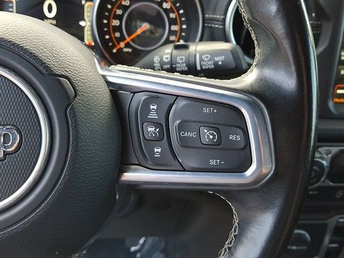 Used 2020 Jeep Wrangler Unlimited Sahara AWD/4WD image 23