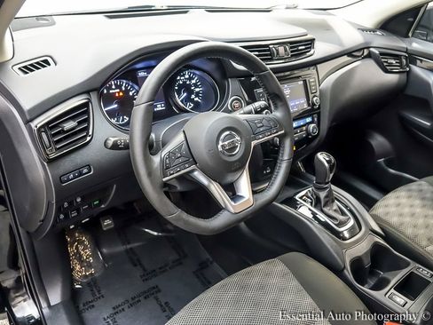 Used 2021 Nissan Rogue Sport SV image 10
