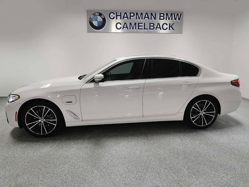 Certified 2023 BMW 530e w/ Convenience Package RWD image 3