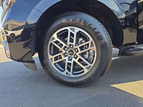 New 2025 Ford Expedition Active image 28