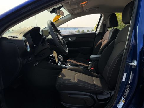 Used 2019 Kia Forte LXS FWD image 11