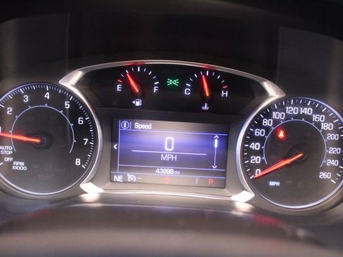 Used 2022 GMC Acadia SLE image 27