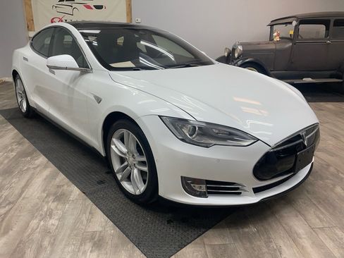 Used 2015 Tesla Model S 70 image 11