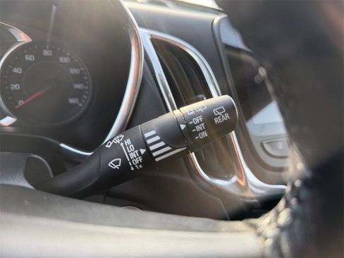 Used 2019 Chevrolet Equinox LT w/ Sun & Navigation Package image 23