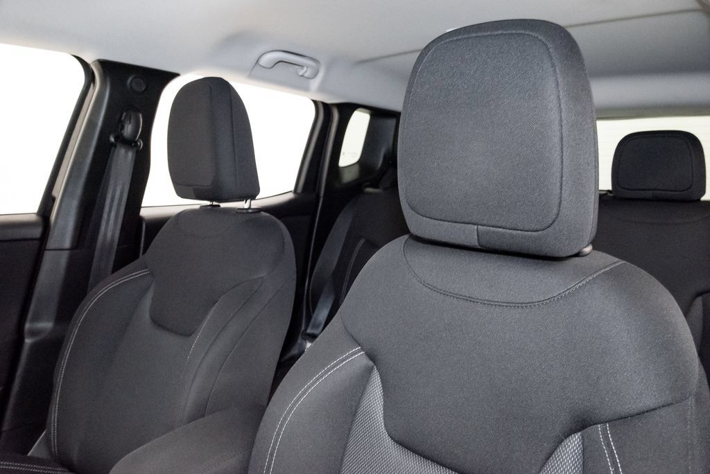 Used 2021 Jeep Renegade Sport FWD image 11
