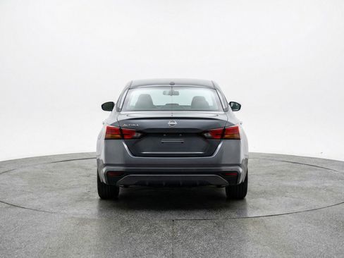 Used 2025 Nissan Altima 2.5 SV FWD image 7