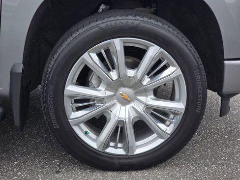Used 2024 Chevrolet Silverado 1500 High Country w/ High Country Premium Package AWD/4WD image 30