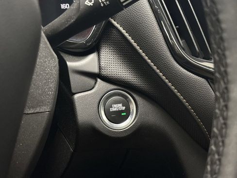 Used 2023 Chevrolet Equinox Premier AWD/4WD image 47