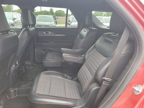 Used 2025 Ford Explorer ST-Line AWD/4WD image 18