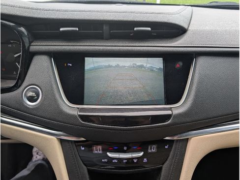 Used 2018 Cadillac XT5 AWD image 23