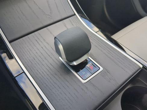 New 2026 Land Rover Range Rover Velar S AWD/4WD image 33