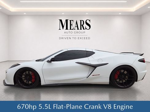 Used 2025 Chevrolet Corvette Z06 w/ Stealth Interior Trim Package RWD image 3